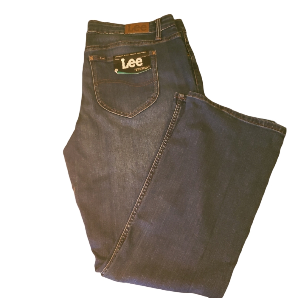 Lees regular fit boot cut distressed mid rise women's jeans Size 18P